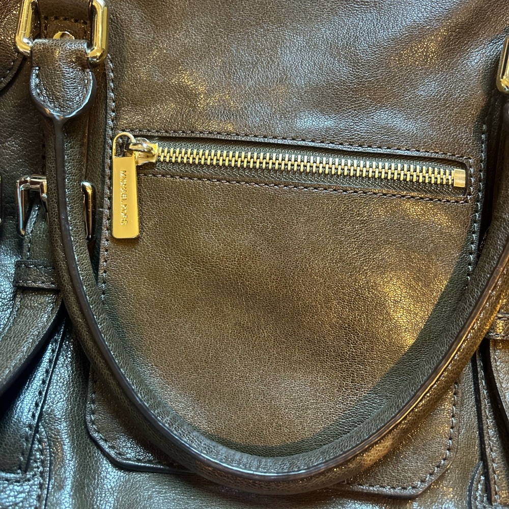 Michael Kors Olive Leather Shoulder Satchel with Gold Hardware - Picture 3 of 8